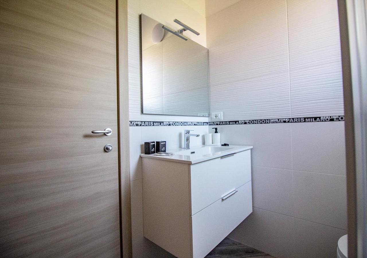 Athena Rooms - Parcheggio Privato Bolonia Zewnętrze zdjęcie