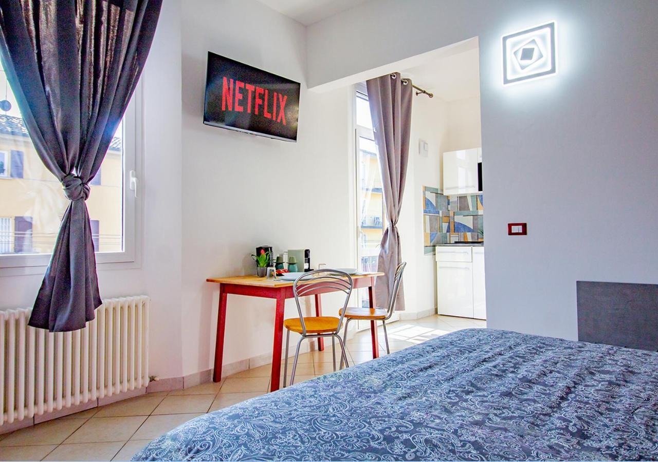 Athena Rooms - Parcheggio Privato Bolonia Zewnętrze zdjęcie