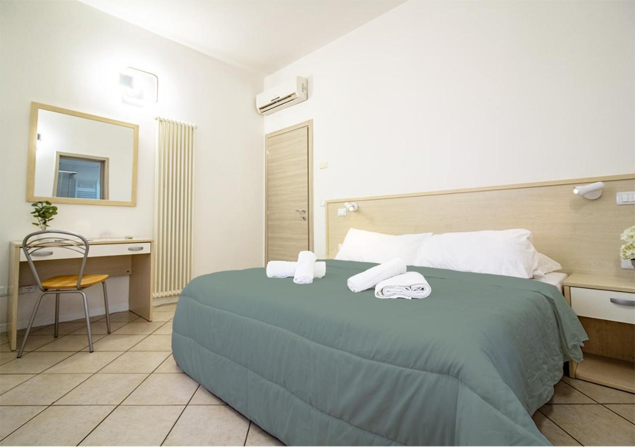 Athena Rooms - Parcheggio Privato Bolonia Zewnętrze zdjęcie