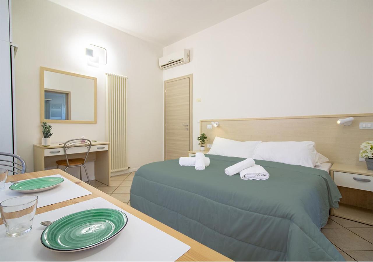 Athena Rooms - Parcheggio Privato Bolonia Zewnętrze zdjęcie